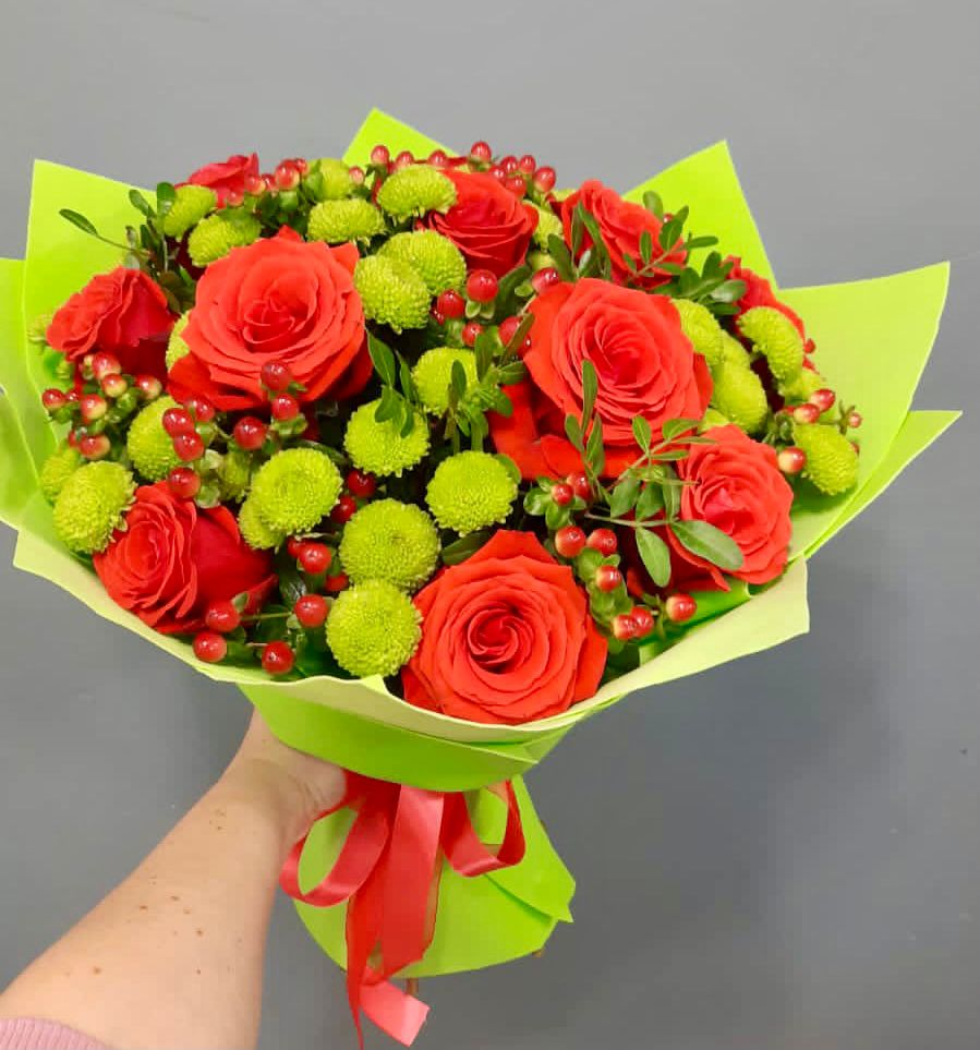 Букет цветов из: Хризантемы и Розы в Троицкое