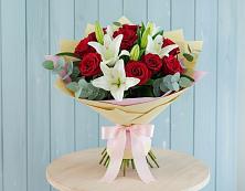 Букет цветов из:  Лилии и Розы в Троицкое