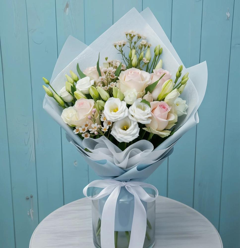 Букет цветов из: Розы и Лизиантусы в Троицкое