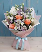 Букет цветов из:  Лизиантусы, Розы, Альстромерии и Гипсофила в Троицкое